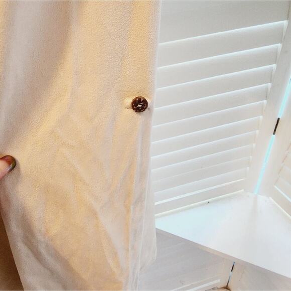 SOFT SURROUNDINGS SOFT SUEDE V NECKET BEIGE W/BUTTON POCKET SIZE MED - Picture 4 of 7